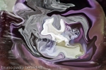 ghiaccio fluido immagine astratta con forme fluide bianche su sfondo viola fluttuante